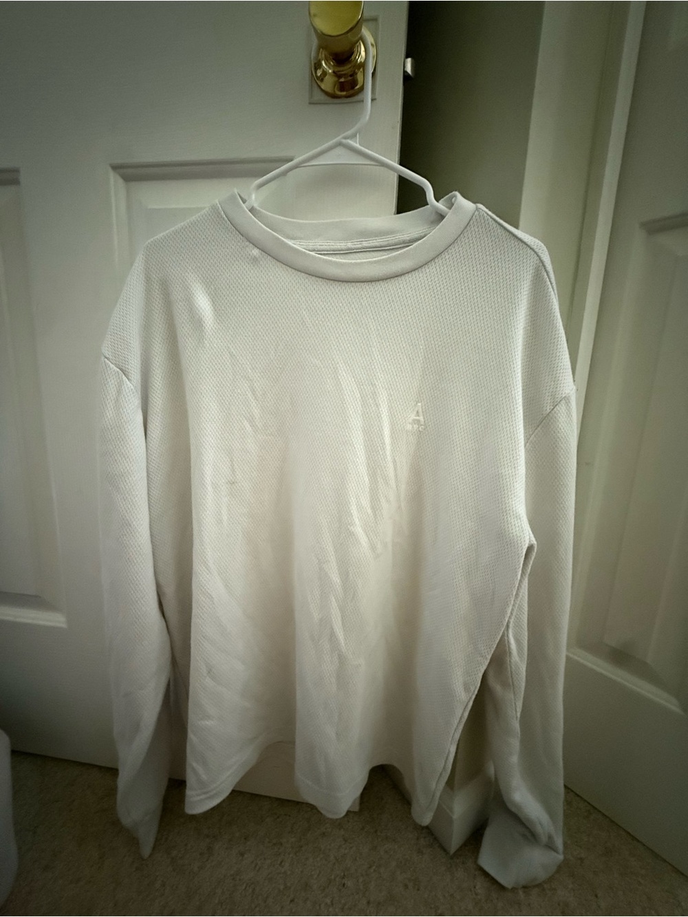 Aeropostale Men's Cream Crewneck Long Sleeve Shirt
